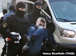 На мирном протесте против итогов выборов президента Беларуси, Минск, 20 сентября