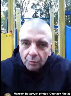 მაქსიმ ბუტკევიჩი ტყვეობის შემდეგ. ფოტო მისი ვიდეო მიმართვიდან, რომელიც გათავისუფლების შემდეგ გავრცელდა.