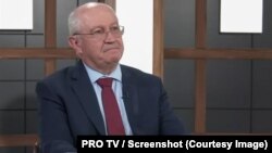 Alexandru Munteanu, în emisiunea „În Profunzime” de la Pro TV Chișinău, pe 16 octombrie 2025, prima sa apariție în presa moldoveană timp de decenii 