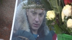 Battle Goes On For 'Nemtsov Bridge' Memorial, Six Years After Russian Politician's Killing