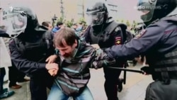 У Москві масово затримують протестувальників