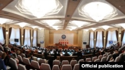 Жогорку Кеңешке жылына 800 миллиондой сом кетет