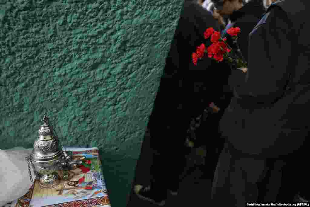 Внаслідок атаки РФ 24 квітня у Києві, за даними влади, пошкоджені 106 будівель, із них — 84 житлові будинки. За попередньою інформацією, 8 житлових будинків значно пошкоджені, один — знищений повністю