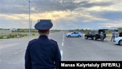 Кампадагы жарылуудан кийин жабылган Алматы-Тараз жолу. Жамбыл. 27-август. 2021-жыл.