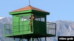 Тажикстан менен Ооганстандын чек арасындагы көзөмөл пункту.