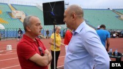 Președintele Bulgariei, Rumen Radev, și prim-ministrul interimar, Galab Donev, la un eveniment sportiv