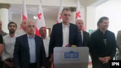 ფოტო: 28 ივლისი. საქართველოს პარლამენტის წევრები: დიმიტრი ხუნდაძე, სოზარ სუბარი, გურამ მაჭარაშვილი, მიხეილ ყაველაშვილი. 