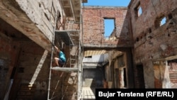 Punimet në fabrikën e tullave në Prishtinë.