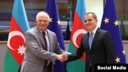 ԵՄ Բարձր ներկայացուցիչ Ժոզեպ Բորելը և Ադրբեջանի արտգործնախարար Ջեյհուն Բայրամովը
