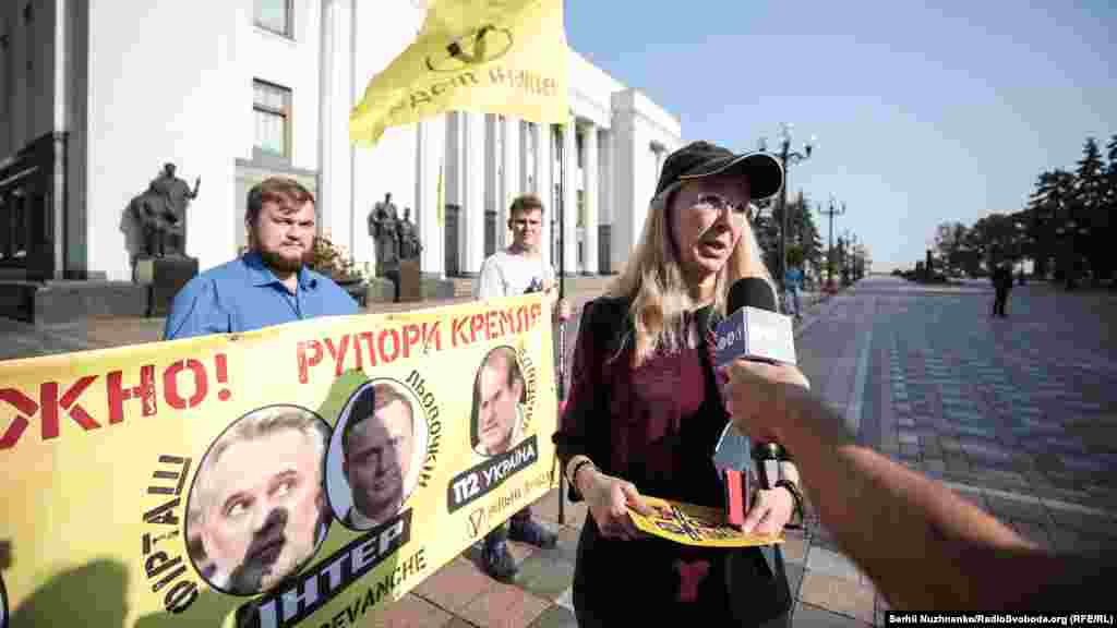 Під час акції активісти особисто поспілкувались з частими гостями ефірів &laquo;112&raquo; і &laquo;NewsOne&raquo;: Бориславом Березою, Бориславом Розенблатом та іншими народними депутатами. З інформацією від активістів ознайомилась виконувач обов'язків міністра охорони здоров&rsquo;я Уляна Супрун