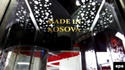 Mbishkrimi "Made in Kosova" shihet në një panair në Prishtinë. Fotografi nga arkivi.  