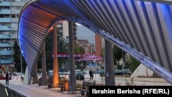 Ura mbi lumin Ibër që ndan qytetin në Mitrovicë të Veriut dhe atë të Jugut. Nëntor 2022.