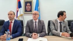 Serbët lëshojnë institucionet e Kosovës
