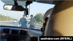 Ýol gözegçiligi, Aşgabat (illýustrasiýa suraty)