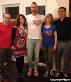 Василь Сліпак із друзями у Парижі