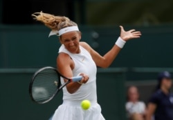 Вікторія Азаренко на тенісному корті Вімблдона