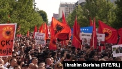Pamje nga protesta e 7 gushtit në Prishtinë.