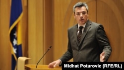 Konstitutivnost samo na papiru nije dobra: Ognjen Tadić