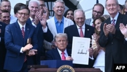 Під час підписання закону