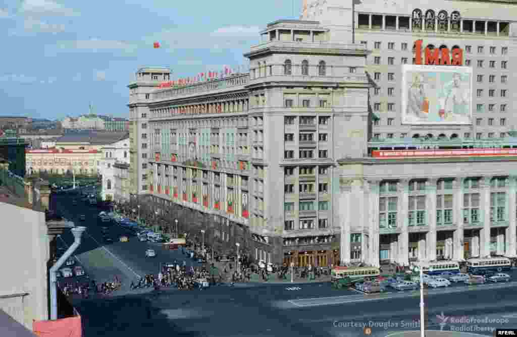 Готель &laquo;Москва&raquo; на Манежній площі