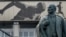 Памятник Ленину рядом с московским стадионом «Лужники». Декабрь 2019 года.