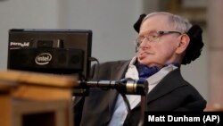 Британиялык окумуштуу Стивен Хокинг. 6-март, 2017-жыл.