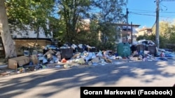 Đubre pored kontejnera u Skoplju, septembar 2025.