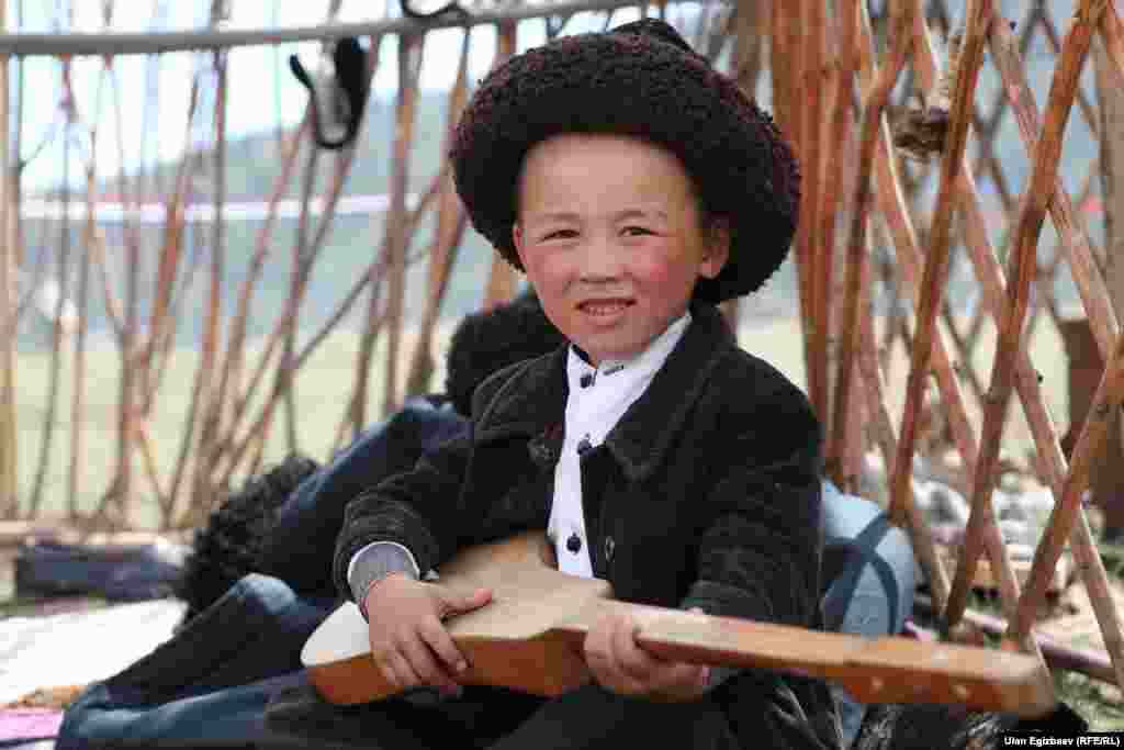 Этно-шаарчадагы иш-чаралар элдик таланттардын гала-концерти менен жыйынтыкталат.