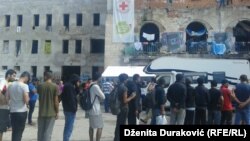 U Bihaću u blizini bivšeg Đačkog doma gdje je trenutno smješten najveći broj izbjeglica i migranata