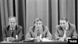 ГКЧП-н декъашхой Советан пачхьалкхан чоьхьарчу министр Пуго Борис а (аьр-аьттоагIорхьа), вице-президент Янаев Геннадий а, пачхьалкх ларйон кхеташонан гIаьнтден хьалхара когаметта Бакланов Олег а зорбан конференци луш бу Москох, 19Марс1991