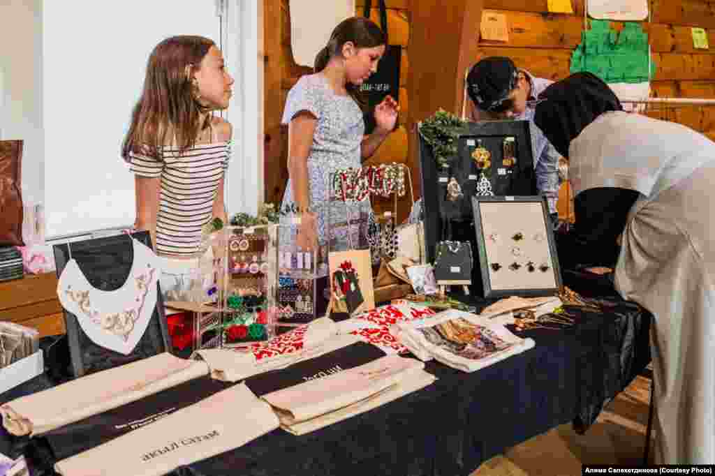 Татар аланында балалар үзләрен сәүдәдә сынады