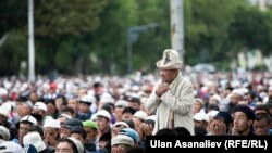 Бишкектеги айт намаздарынын бири.