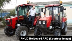 Ivan Nedov printre tractoare