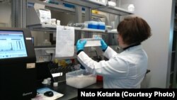 Znanstvenica u laboratoriji, ilustrativna fotografija