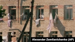 Буденновскерчу дарбан цIийнахь лаьцна латтош бу закъалтхой, 1995-чу шеран мангал-бутт