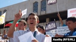 Наил Нәбиуллин чыгыш ясый