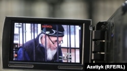 Азимжан Аскаров.