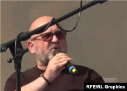 Dragoslav Bokan u kampu pristalica režima, jul 2025.