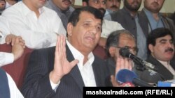 د وزیراعظم سلاکار امیر مقام وايي، وفاق د خیبر پښتونخوا حکومت ته د قبایلي ضلعو لپاره پیسې ورکوي - پخوانی انځور.