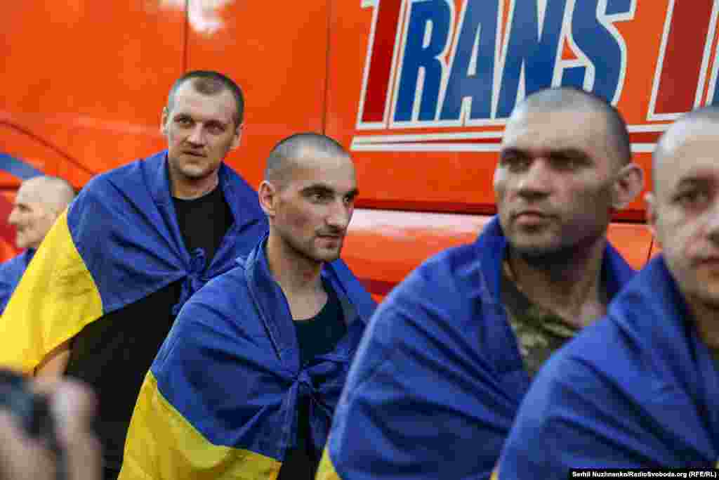 Звільнені з російського полону українські захисники