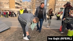 Studenti su sa građanima očistili smeće sa ulica gde se održavao protest, 2. februar 2025.