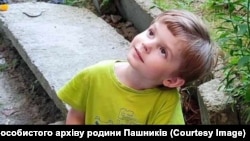 5-річний Велес Пашник не вийшов з коми після того, як йому ввели наркоз у приватній стоматологічній клініці у Львові. Триває судовий процес