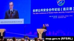 Zëvendëskryeministri i Serbisë, Ivica Daçiq, duke marrë pjesë në forumit në Kinë.