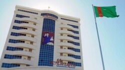 Diňle: Awaza daşary ýurtly myhmanlar gelip başlady, ýerli ilat üçin gatnaw çäklendirildi