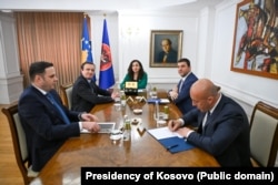 Presidentja e Kosovës, Vjosa Osmani i ka zhvilluar disa takime me krerë të subjekteve politike në Kosovë, me qëllim të zgjidhjes së krizës.