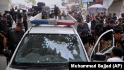 خيبر پښتونخوا کې د پوليسو پر ګاډي وسله وال بريد - انځور له ارشيفه