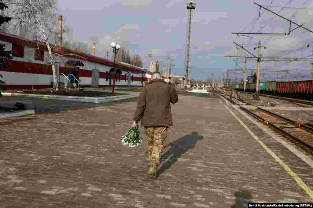 Железничката станица Краматорск е повеќе од само железничка станица. Таа е место за средби и збогувања.