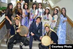 Студенты Российского университета дружбы народов из Узбекистана. 15 ноября 2013 года.