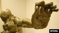 Сүрөтчү Сальвадор Далинин "Антропоморфиялык кабинети". 2-ноябрь, 2007-жыл.