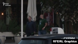 Депутат Шипко вийшов з офісу в компанії Тімура Міндіча